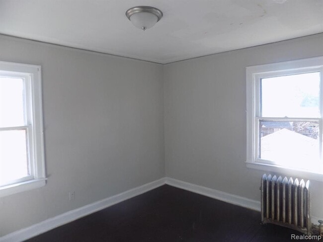 Building Photo - 14137 Mansfield St