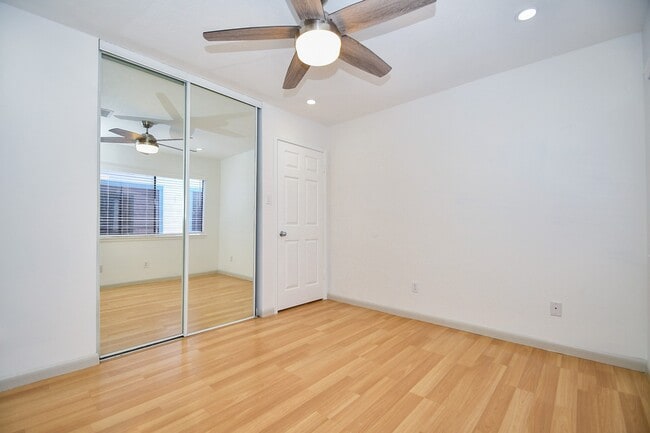 Building Photo - 15803 Lakedale Dr