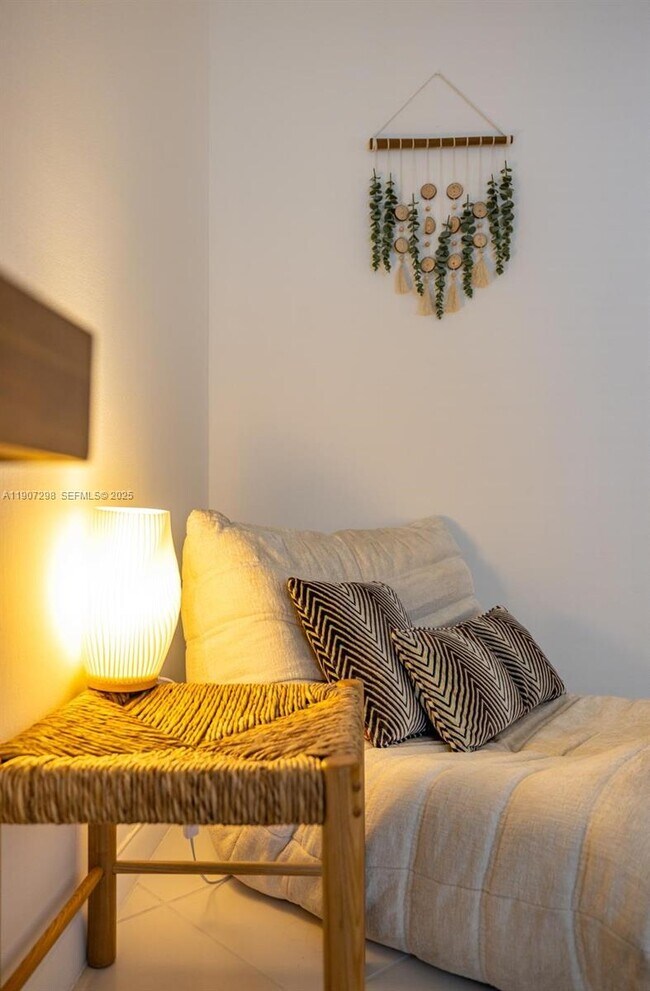 Building Photo - 2301 Collins Ave