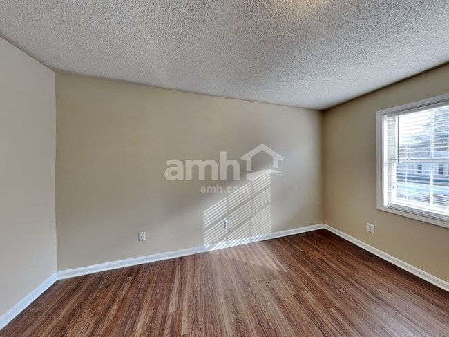 Building Photo - 32 Alston Ln SW