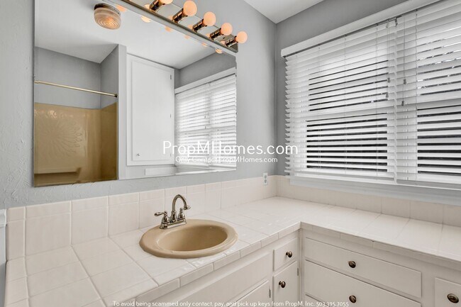 Building Photo - Timeless Updated Home in South Burlingame!...