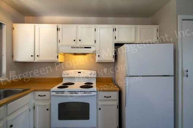 Building Photo - 4337 Hummingbird Dr