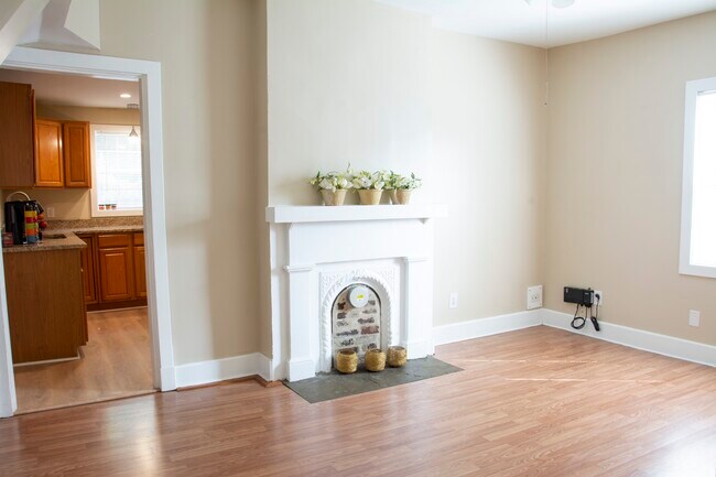 Building Photo - 714 Spring St