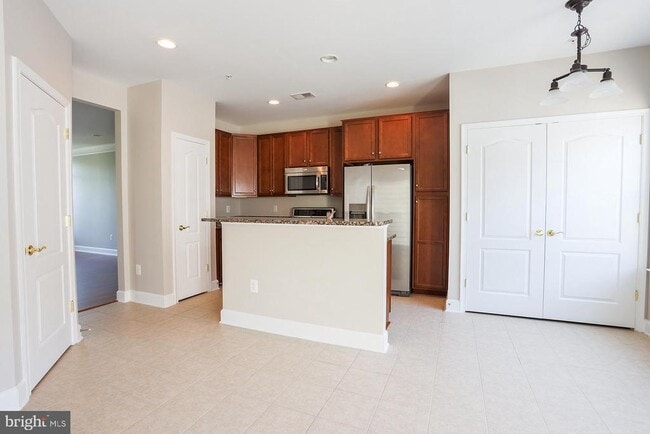 Building Photo - 13538 Waterford Hills Blvd