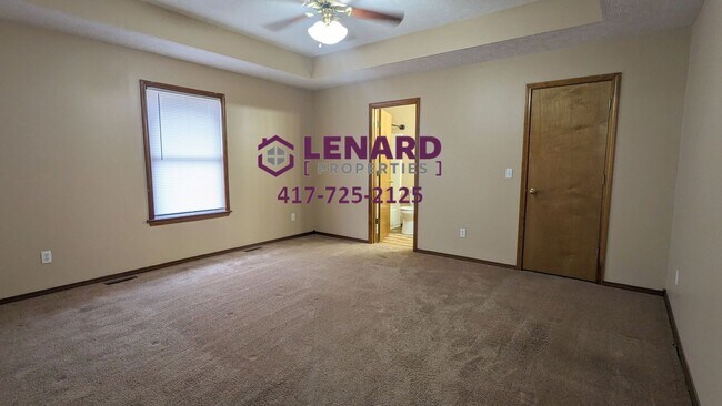 Building Photo - 3 Bedroom Home With Large Fenced Yard!