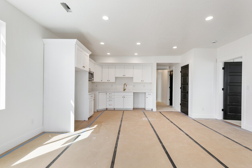 Building Photo - 3994 N 900 W