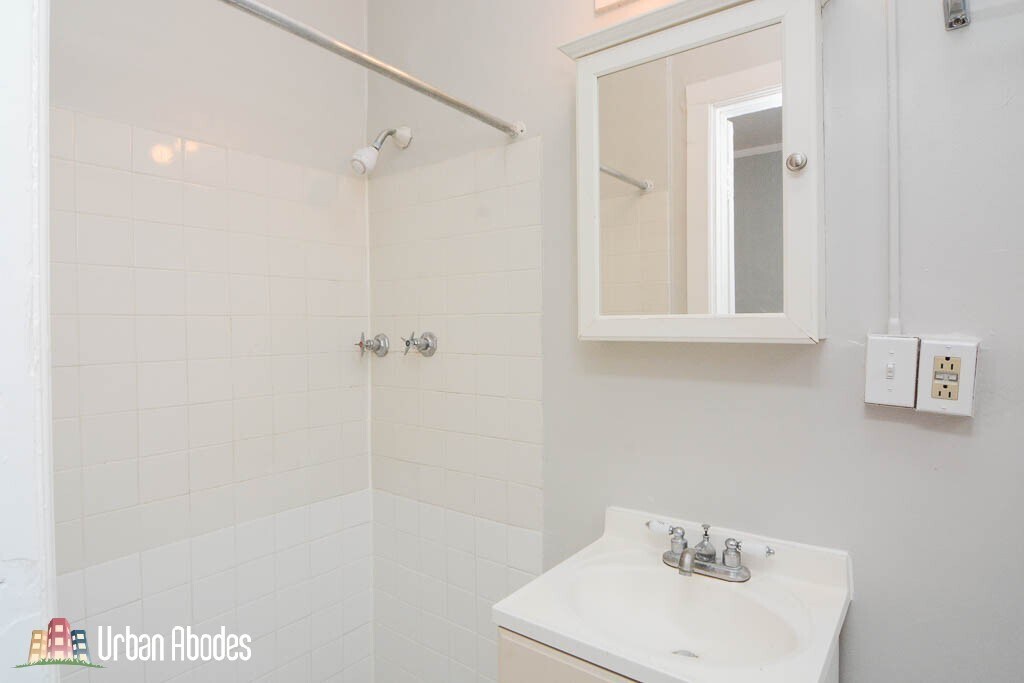 Building Photo - 3832 N Fremont St