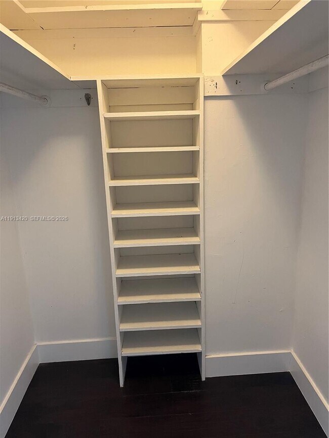 Building Photo - 8233 Harding Ave