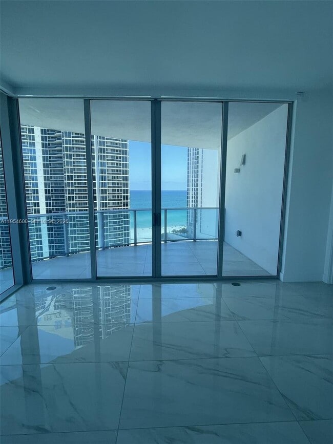 Building Photo - 17550 Collins Ave