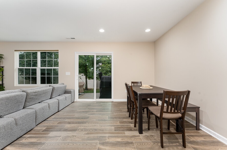 Building Photo - 3831 Copperfield Ct
