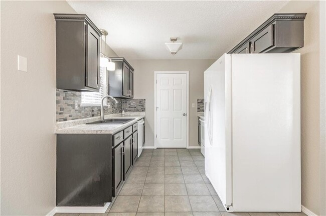 Building Photo - 1245 S Camellia Ln