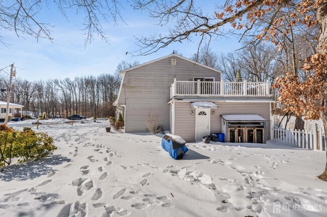 Building Photo - 691 Cook Ave