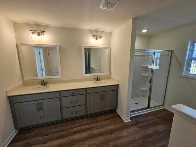 Building Photo - Brand new home in Chapin 5/3