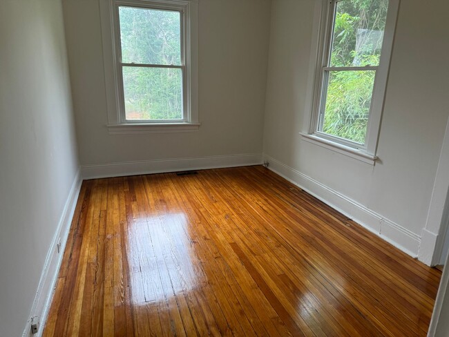 Building Photo - 2419 Terrell Pl