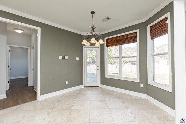 Building Photo - 100 Montview Way