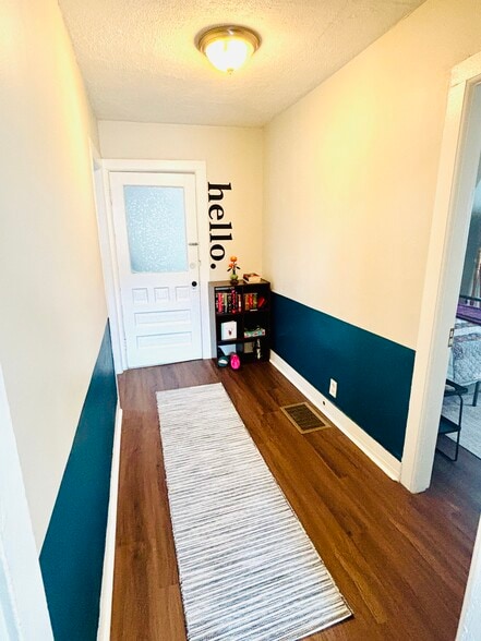 Building Photo - 72 - .5 Hickory St