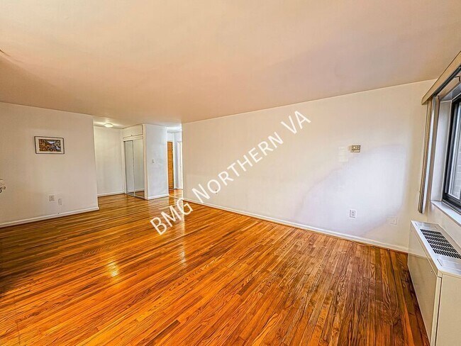 Building Photo - 1200 S Arlington Ridge Rd