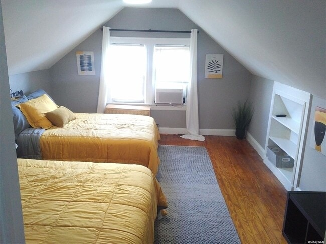 Building Photo - 164-03 119th Ave