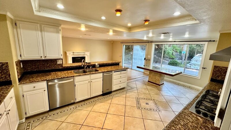 Building Photo - 825 Feather River St
