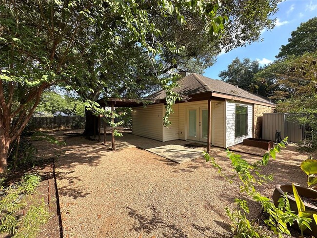 Building Photo - 2403 Braemar Cove