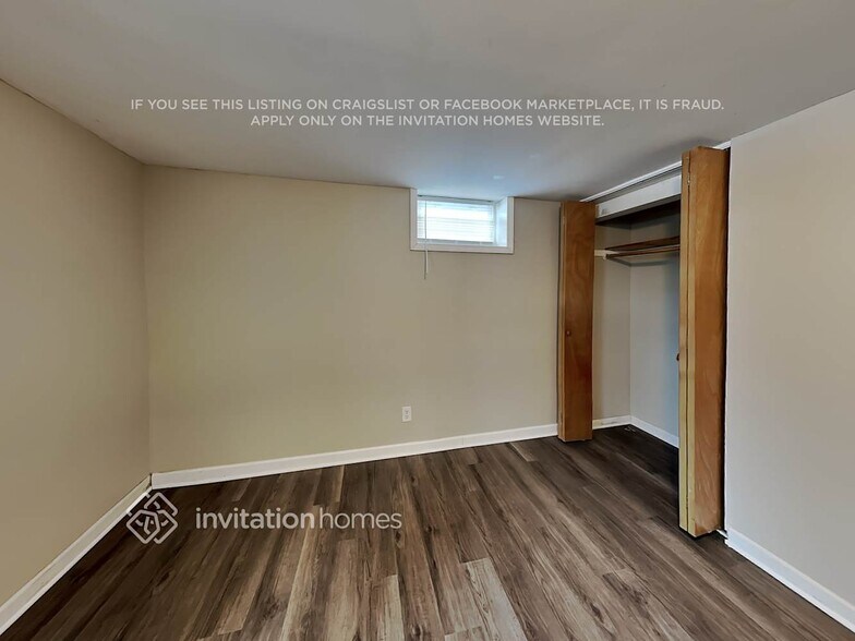 Building Photo - 3612 Commodore Dr