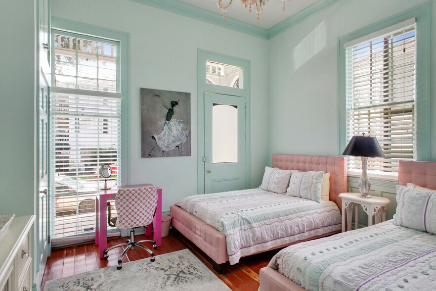 Bedroom 1 - 5221 Magazine St