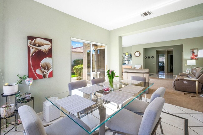 Building Photo - 48125 Vía Hermosa