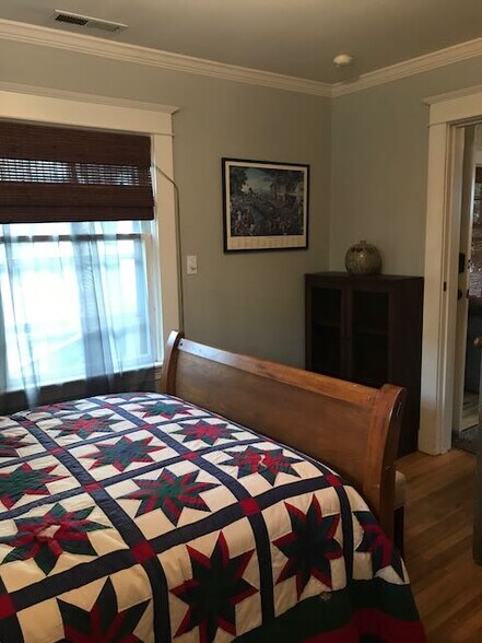 Building Photo - 4112 SE 24th Ave