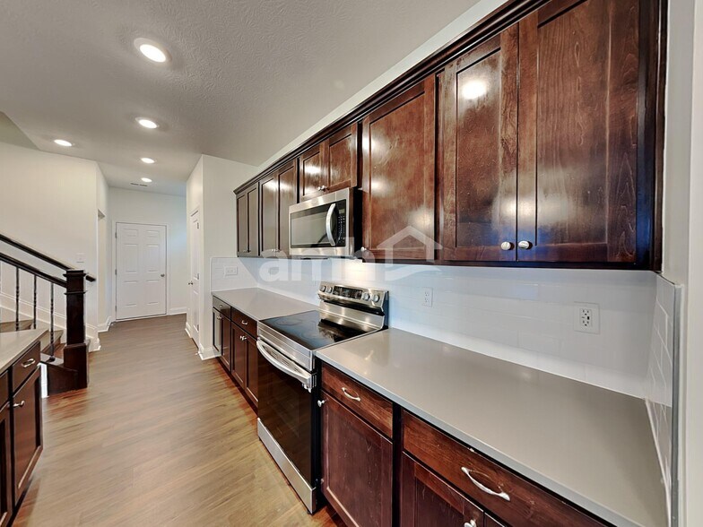 Building Photo - 8095 Hula Popper St