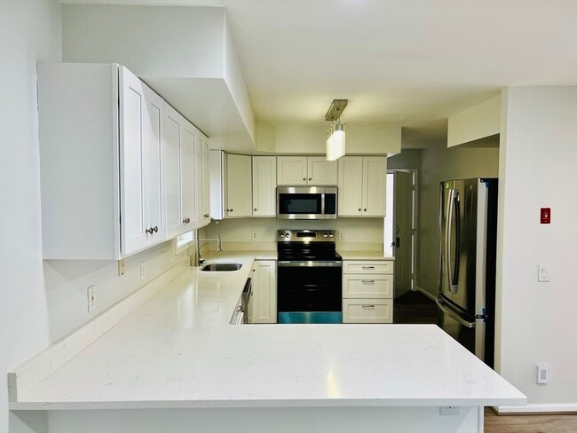 Building Photo - 8 Dunning Ave