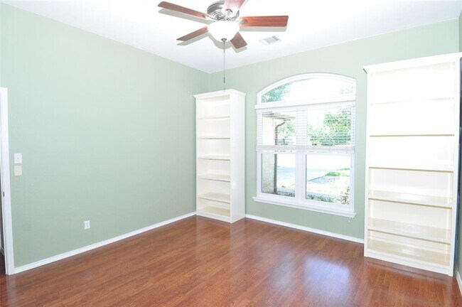 Building Photo - 14505 Templemore Cove
