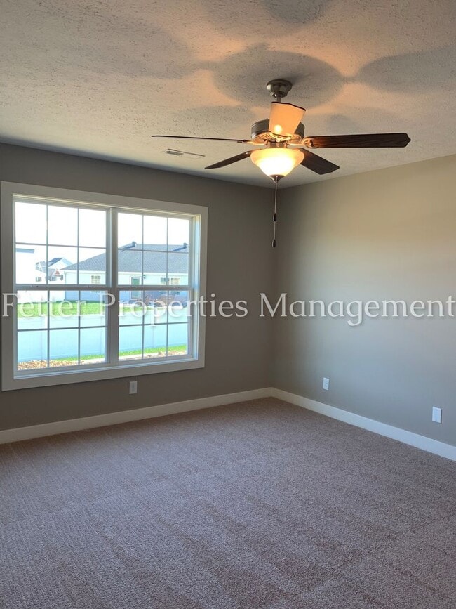 Building Photo - Gorgeous 3 Bedroom Home!