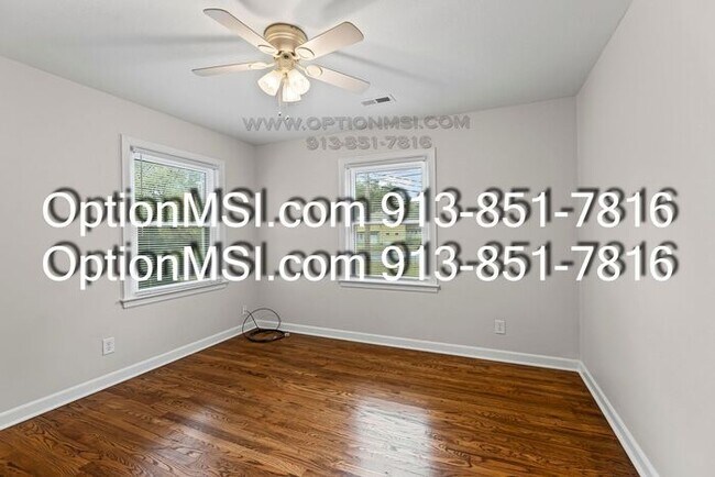 Building Photo - Near downtown Overland Park!