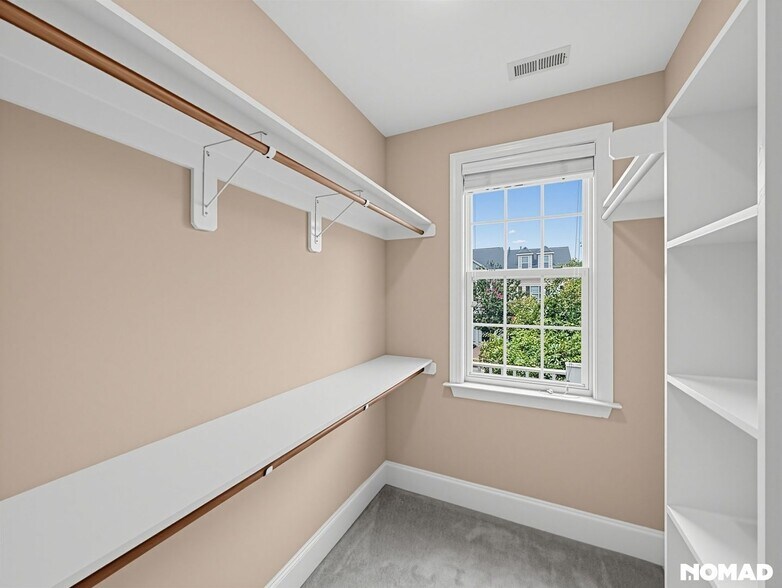 Building Photo - 1042 Philpott Dr