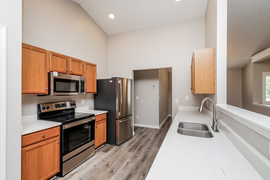 Building Photo - 372 Red Maple Way