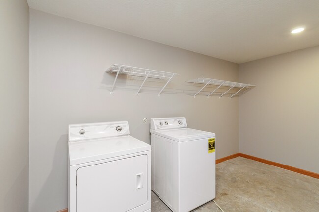 Laundry - 414 Barnett Dr