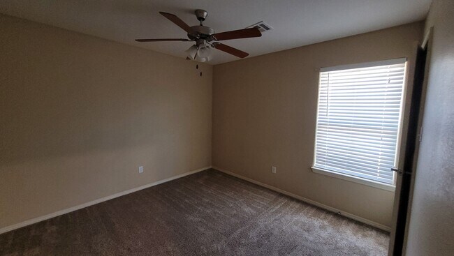 Building Photo - Beautiful 3 Bedroom Home in Southfield Hei...