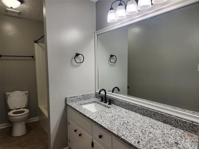 Building Photo - 463 Durden Rd