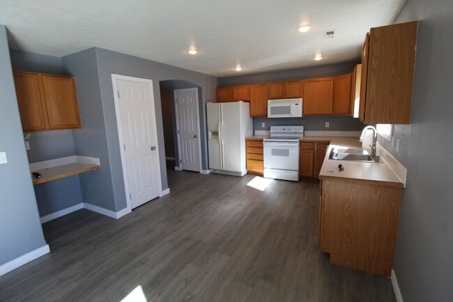 Building Photo - 12605 W 8th Ct