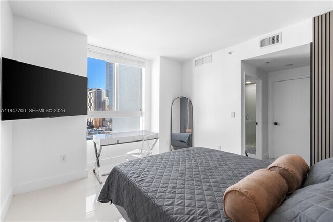 Building Photo - 90 SW 3rd St