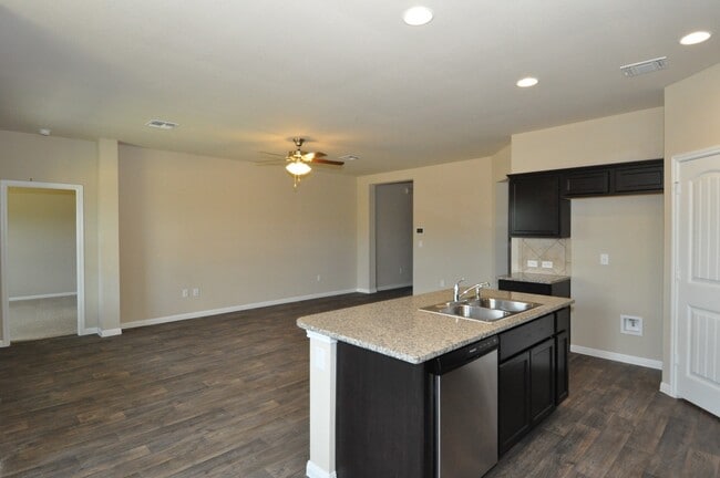 Building Photo - Dont Miss This Beauty In A Quiet Community