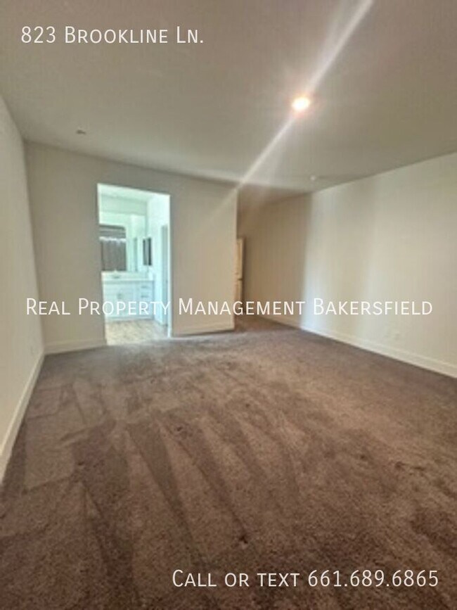 Building Photo - 823 Brookline Ln