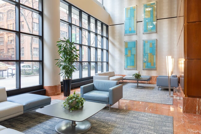 Building Photo - 211 E Ohio St