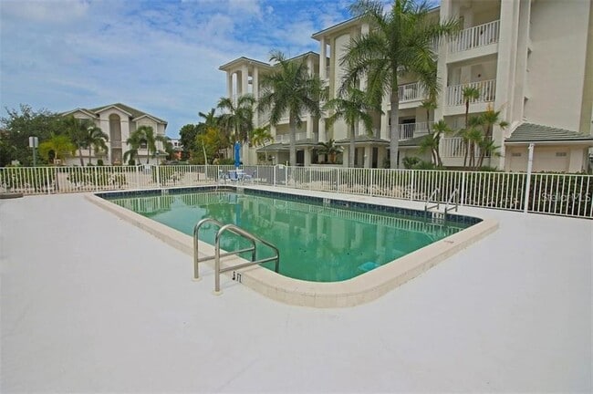 Building Photo - 130 Breakers Ct