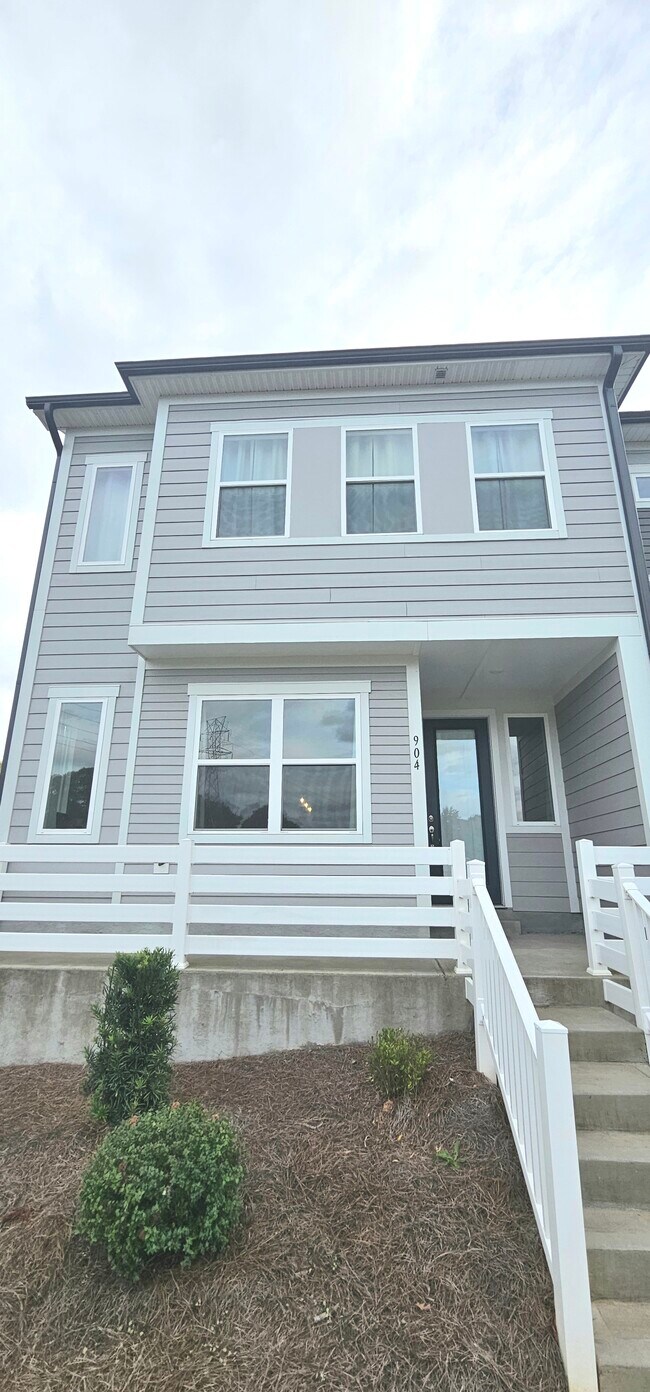 Building Photo - 904 Kinsey Aly