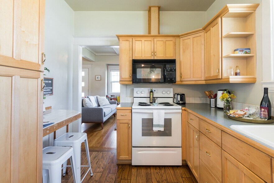 Building Photo - 7468 N Huron Ave