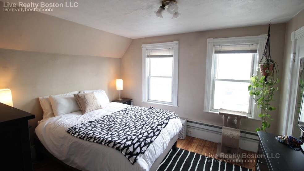 Building Photo - 30 Antwerp St