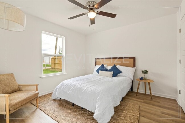 Building Photo - A Must-See Brand New 4 Bed/2 Bath Home wit...