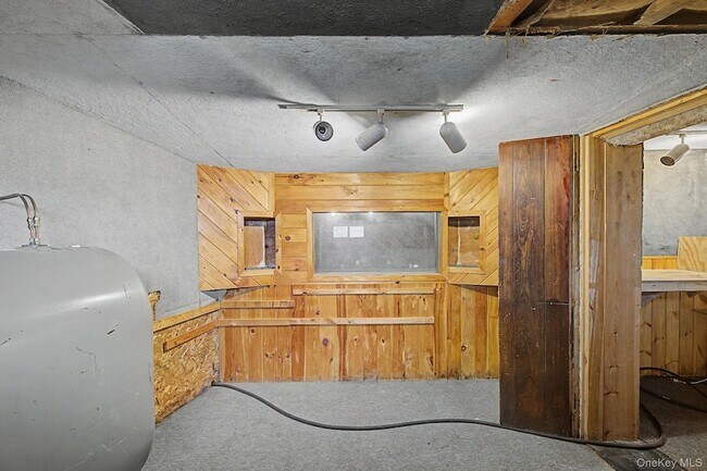 Building Photo - 2585 State Rte 55