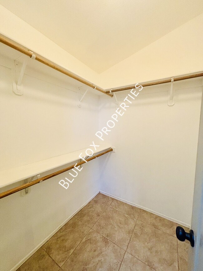 Building Photo - 4307 W Bunk House Rd